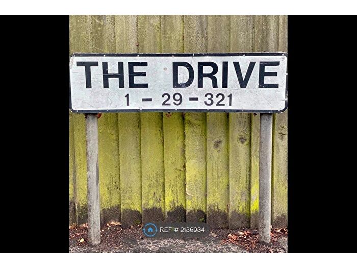 2 Bedroom Flat To Rent In The Drive, Ilford, IG1