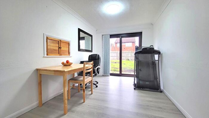 3 Bedroom Detached House For Sale In Lavington Grange, Peterborough, PE1