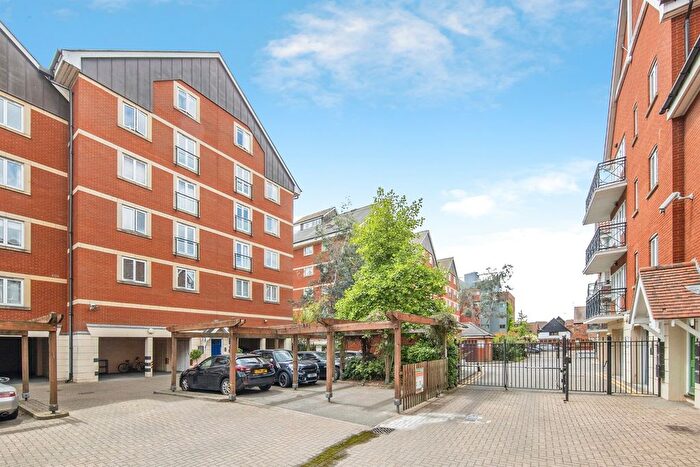 2 Bedroom Flat For Sale In Neptune Square, Ipswich, IP4