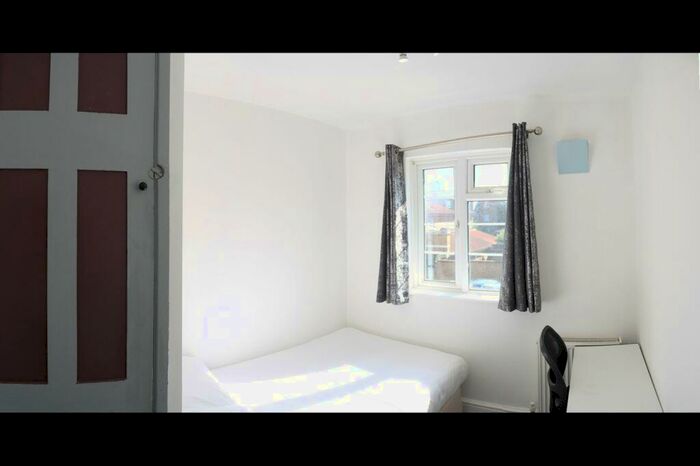 1 Bedroom Flat To Rent In Limehouse, London, E14