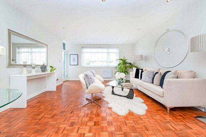 Apartment For Sale In Herons Lea, Sheldon Avenue, Highgate, N6