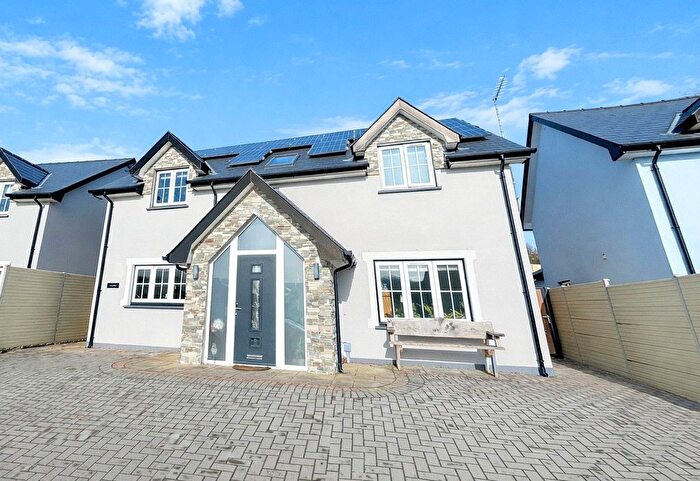 4 Bedroom Detached House For Sale In Adpar, Newcastle Emlyn, SA38
