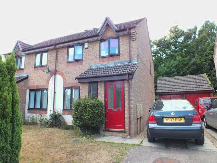 3 Bedroom Semi-Detached House To Rent In Ireton Close, Norwich, NR7
