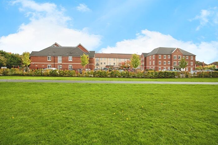2 Bedroom Flat For Sale In Bilton Road, Rugby, CV22