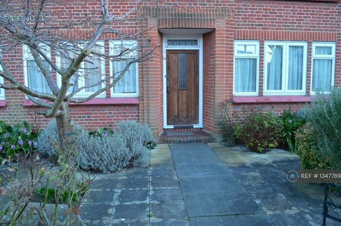 2 Bedroom Maisonette To Rent In Holland Road, Clacton-On-Sea, CO15