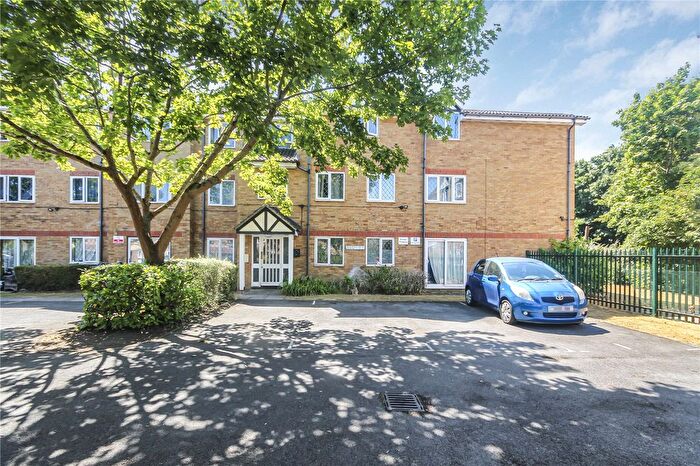 1 Bedroom Studio To Rent In Heathfield Drive, Mitcham, CR4