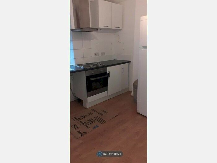 1 Bedroom Flat To Rent In Park Lane, London, N17
