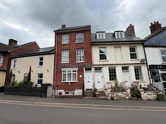 2 Bedroom Maisonette For Sale In Chudleigh Road, Alphington, EX2