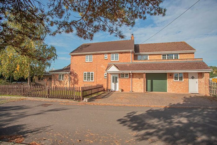 4 Bedroom Detached House For Sale In The Firs, Kemble, GL7