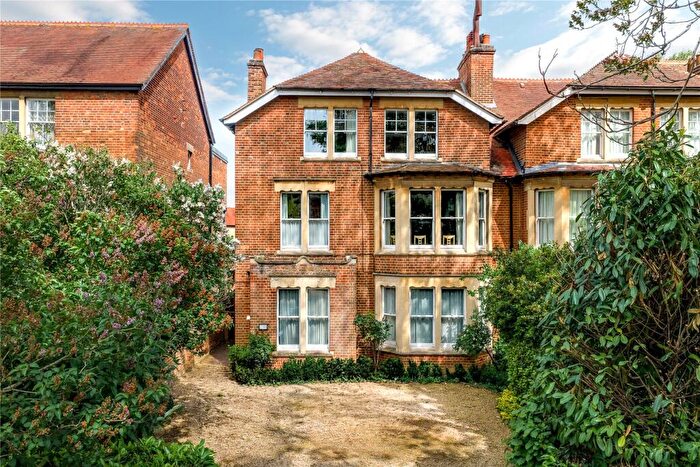 2 Bedroom Flat For Sale In Woodstock Road, Oxford, Oxfordshire, OX2