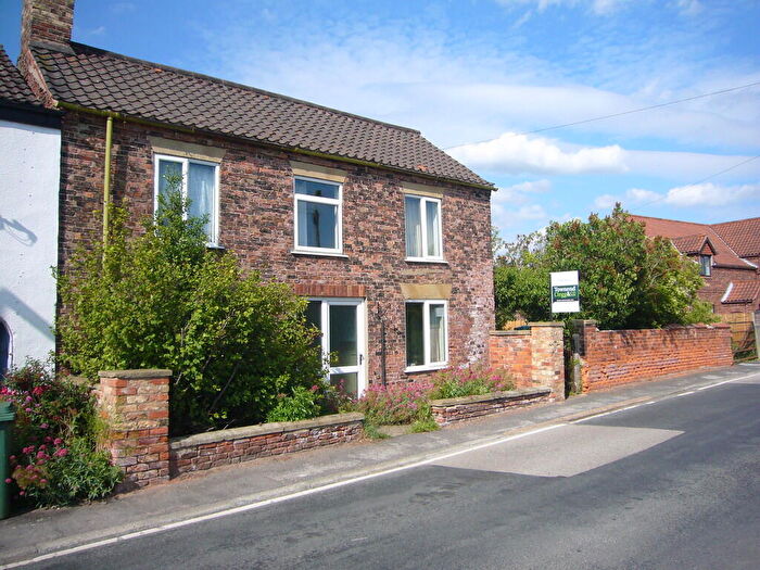 3 Bedroom Cottage For Sale In Main Street, Reedness, Nr Goole, DN14