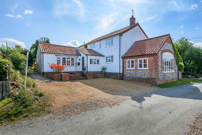 4 Bedroom Detached House For Sale In Old Turnpike Road, Roughton, Norwich, NR11