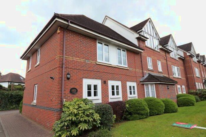 2 Bedroom Flat To Rent In Tabors Court, Brentwood, CM15