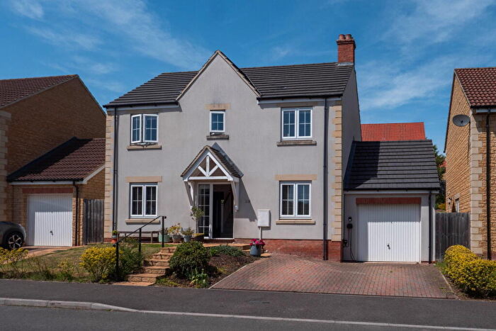 4 Bedroom Detached House For Sale In Portland Rise, Corsham, SN13