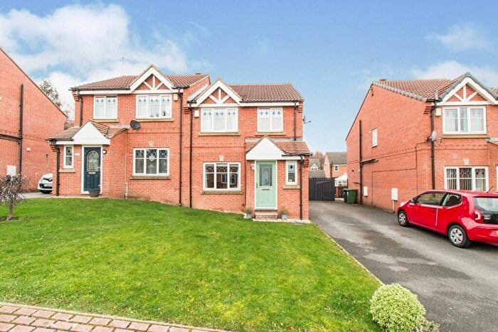 3 Bedroom Semi Detached House For Sale In The Gills, Morley, Leeds, LS27