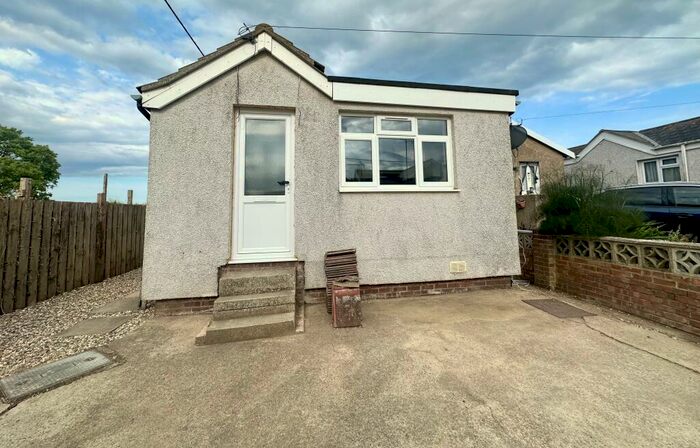 3 Bedroom Bungalow To Rent In Swift Avenue, Jaywick, Clacton-On-Sea, CO15