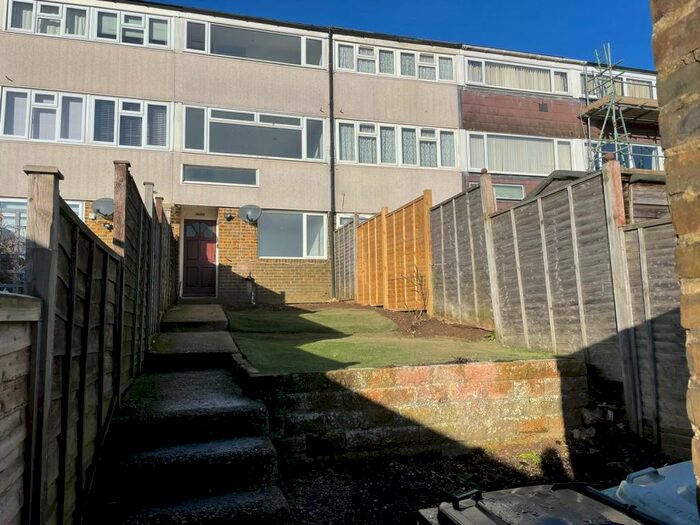 3 Bedroom Terraced House To Rent In Wrekin Close, RG22