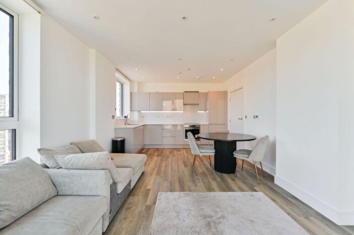 2 Bedroom Flat For Sale In York Road, Battersea, London, SW11