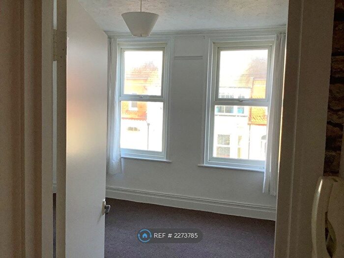 2 Bedroom Flat To Rent In Albany Road, Bexhill-On-Sea, TN40