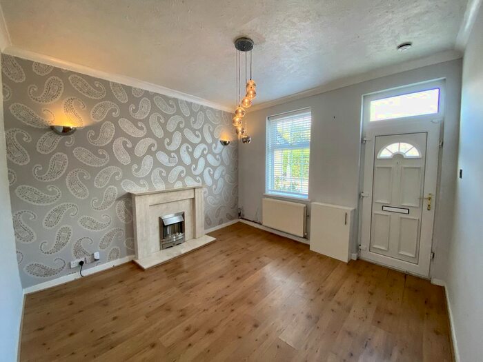 2 Bedroom End Of Terrace House To Rent In Back Bower Lane, Hyde SK14