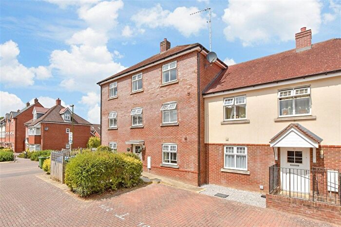 2 Bedroom Flat For Sale In Ellis Road, Broadbridge Heath, West Sussex, RH12