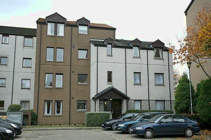 2 Bedroom Flat To Rent In Headland Court, Aberdeen, AB10