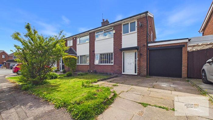 3 Bedroom Semi-Detached House For Sale In Gainsborough Road, Holcombe Brook, Bury, BL0