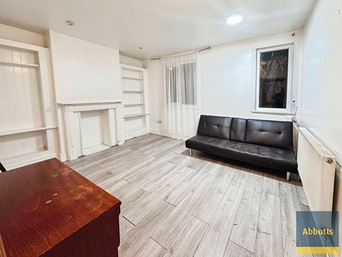 1 Bedroom Flat To Rent In Dickens Road, Ipswich, IP2