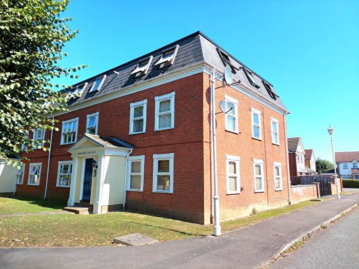 1 Bedroom Flat To Rent In Dove House, Watermead, HP19