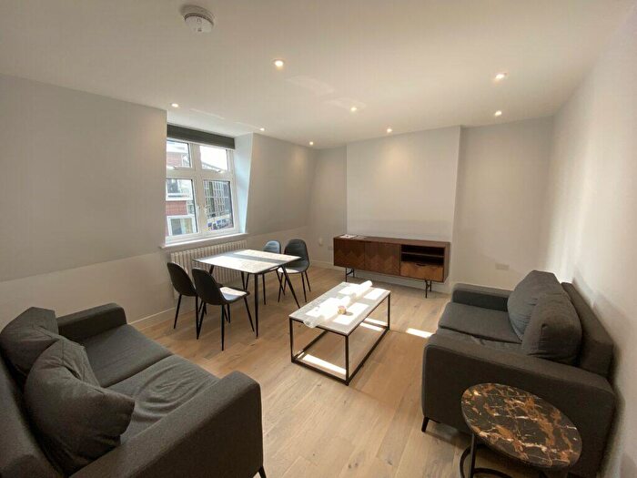 2 Bedroom Flat To Rent In Bedroom Flat – New North Road, Old Street, N1