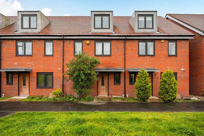 3 Bedroom Terraced House For Sale In Basingstoke Road, Reading, Berkshire, RG2