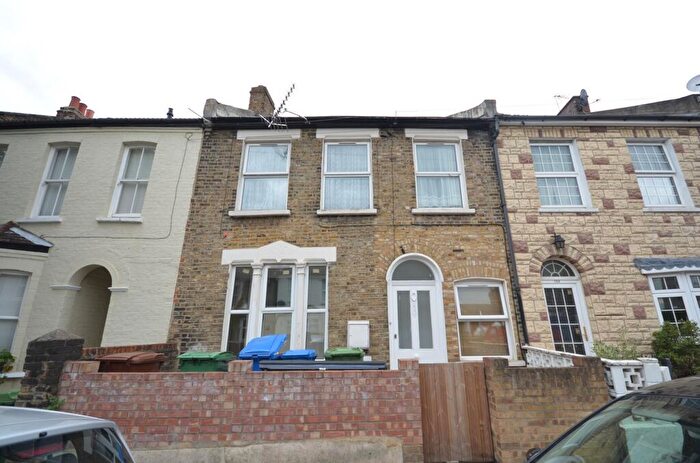 2 Bedroom Flat To Rent In Landells Road, East Dulwich, SE22