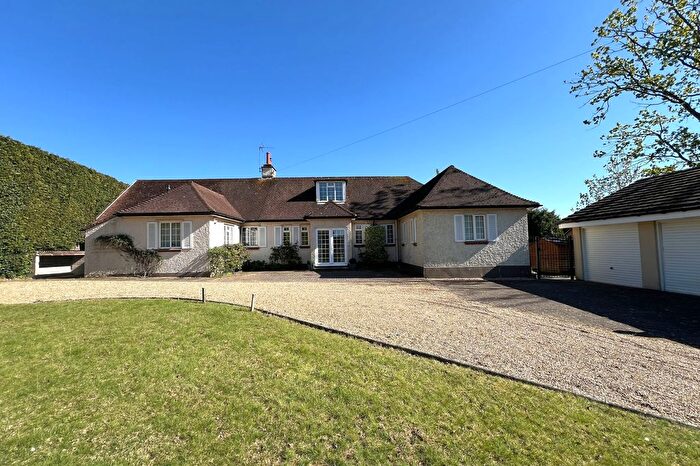 4 Bedroom Detached House For Sale In The Ridgeway, Cranleigh, GU6