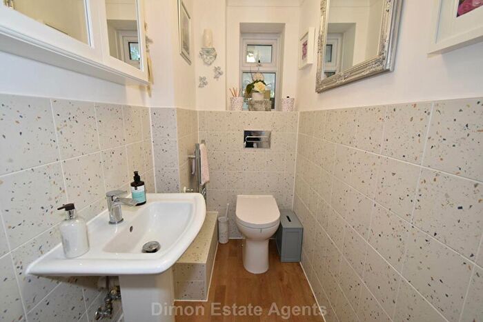 5 Bedroom Detached House For Sale In Orwell Close, Priddy`s Hard, PO12