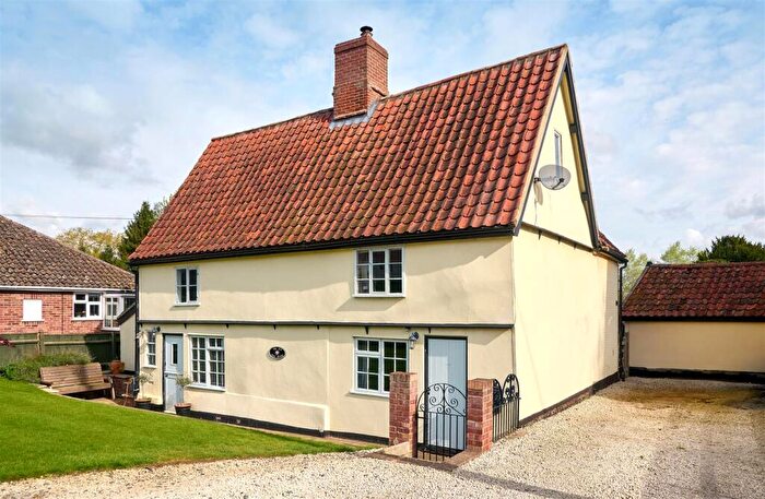 4 Bedroom Detached House For Sale In Withersdale Street, Mendham, IP20