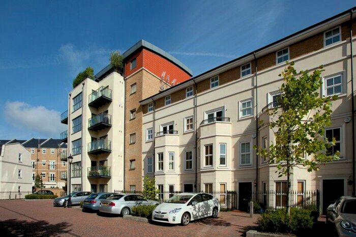 2 Bedroom Apartment To Rent In Camden Road, Camden, London, NW1