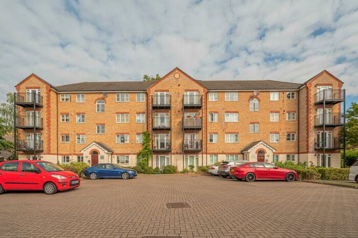 2 Bedroom Flat To Rent In Ribblesdale Avenue, Friern Barnet, London, N11