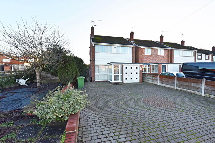 3 Bedroom Detached House For Sale In Kingswinford, High Street, DY6