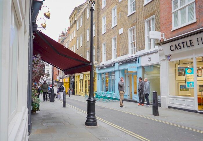 Studio To Rent In New Row, London, WC2N