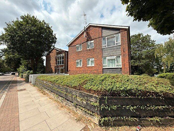 1 Bedroom Flat To Rent In Woodside Avenue, Finchley, N12