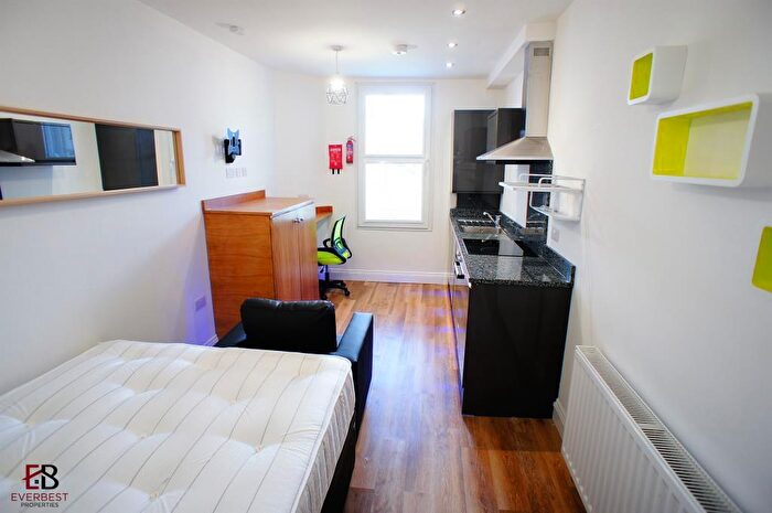 Studio To Rent In G Osborne Terrace, Jesmond, Newcastle Upon Tyne, NE2