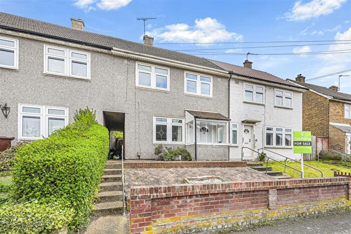 3 Bedroom Terraced House For Sale In Buckrell Road, Chingford, E4