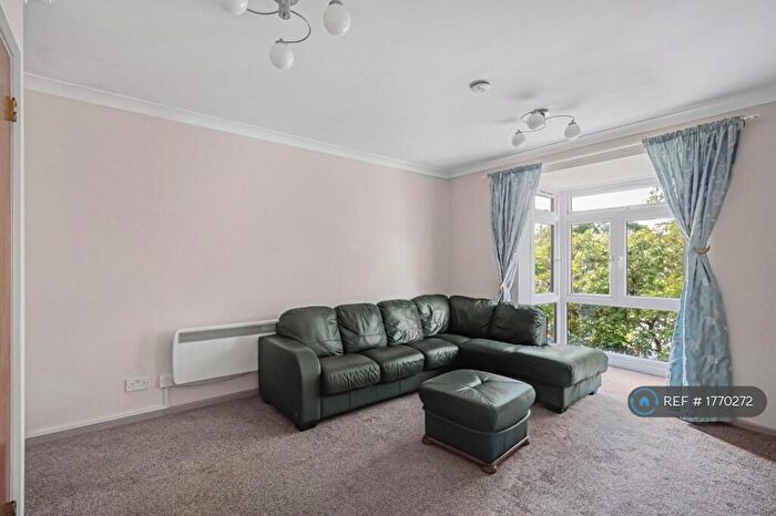 1 Bedroom Flat To Rent In Dulwich Wood Avenue, London, SE19