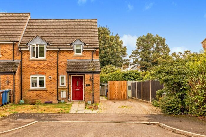 3 Bedroom Terraced House For Sale In Wimborn Close, Deddington, Banbury, OX15