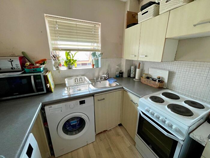 1 Bedroom Apartment To Rent In Elizabeth Court, Chapel Street, Luton, Bedfordshire, LU1