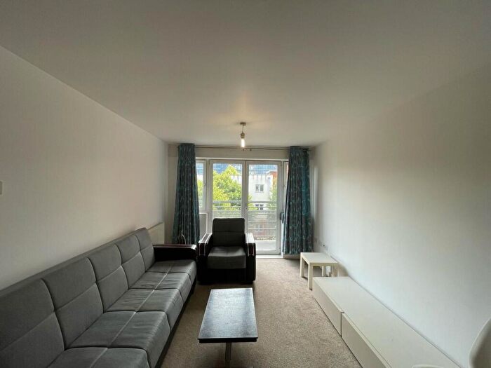 2 Bedroom Flat To Rent In Hawker Place, Walthamstow, London, E17