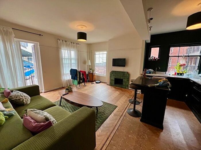 2 Bedroom Flat To Rent In Westgate Street, Cardiff, CF10