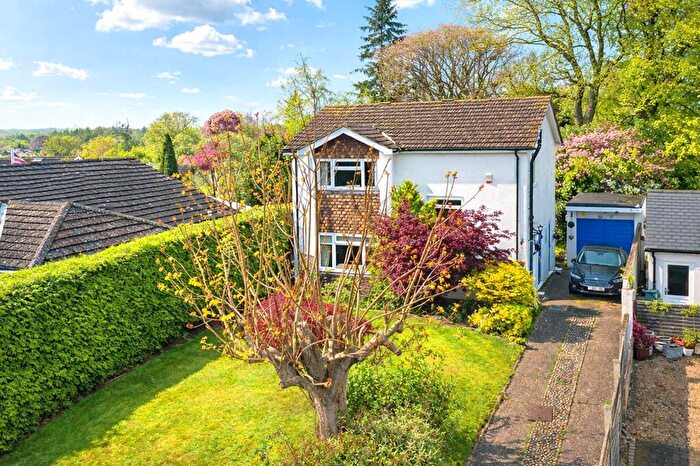 3 Bedroom Detached House For Sale In Alphington Avenue, Frimley, Camberley, Surrey, GU16