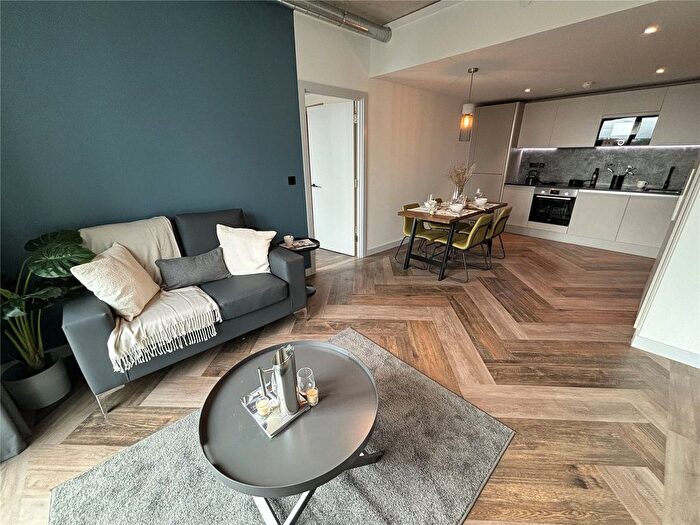 2 Bedroom Flat For Sale In Bendix Street, Manchester, M4