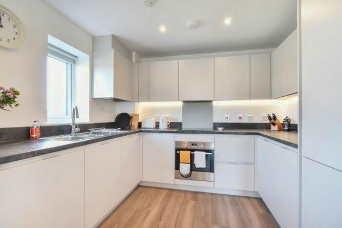 2 Bedroom Flat To Rent In Amsterdam Way, Gravesend, DA11